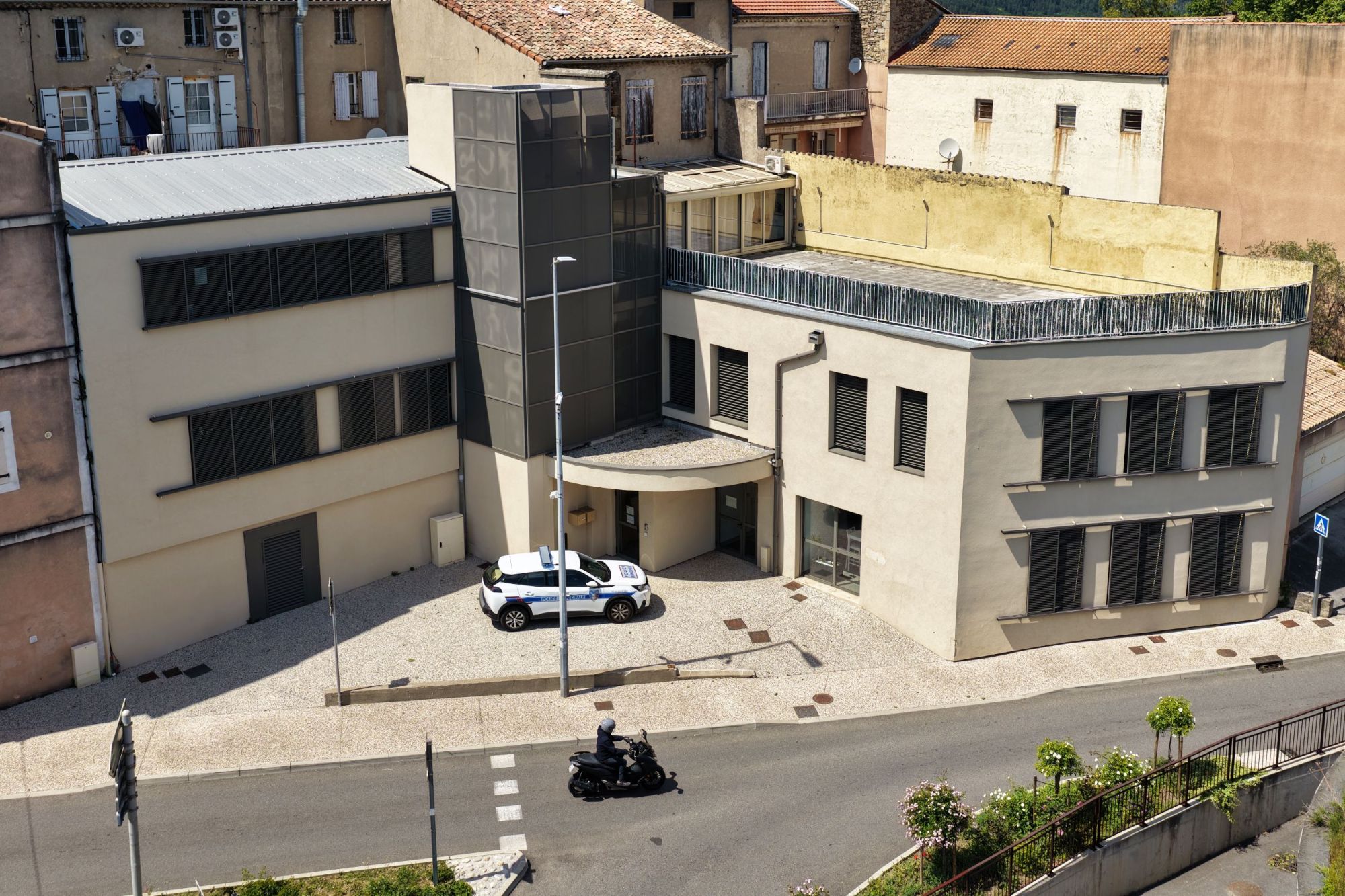 Police municipale arrière - vue drone - mai 2025.jpeg