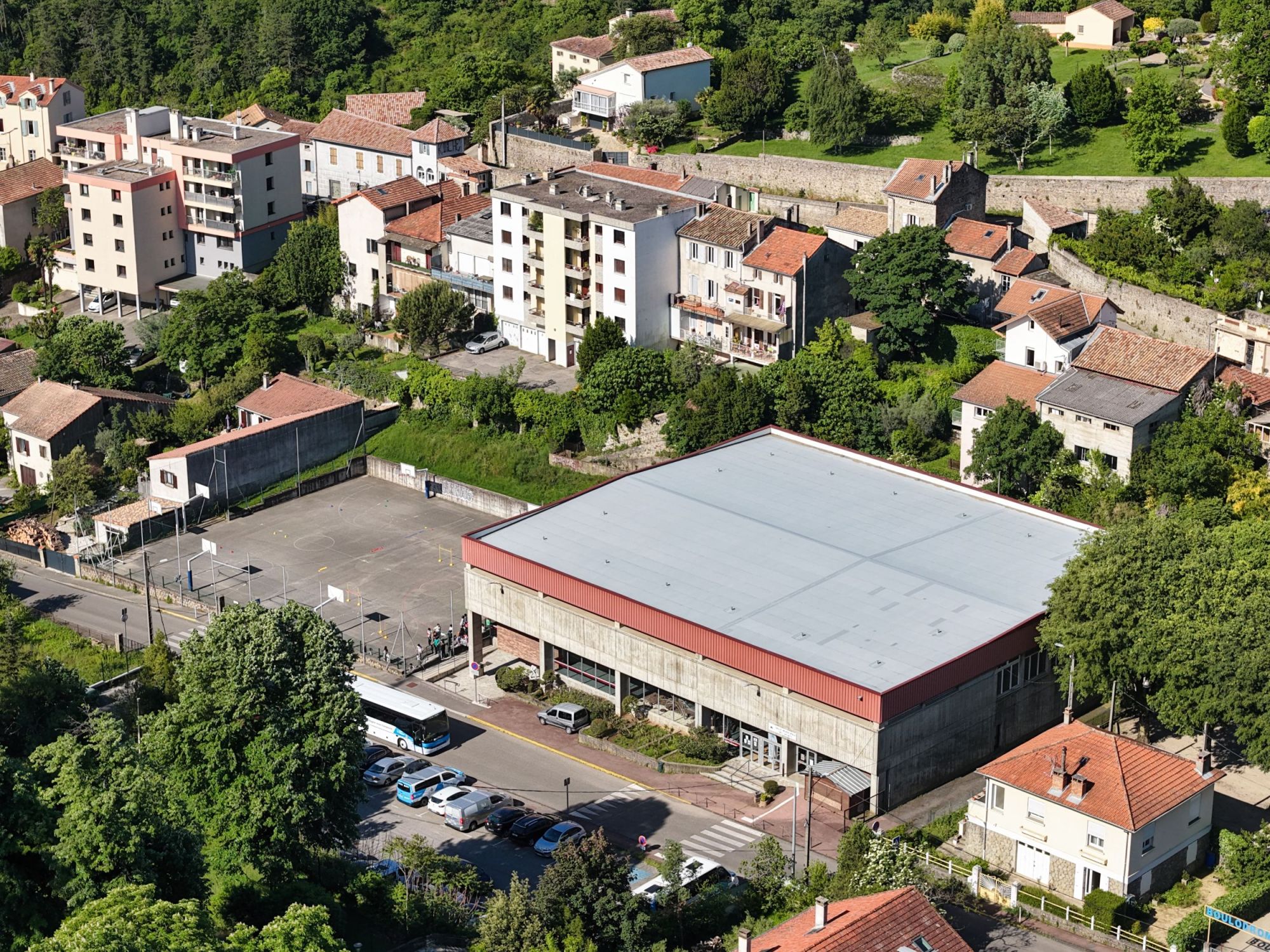 Halle des sports - vue drone - mai 2025.jpeg