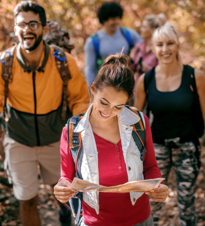 promenade-randonnee-groupe-freepik.png