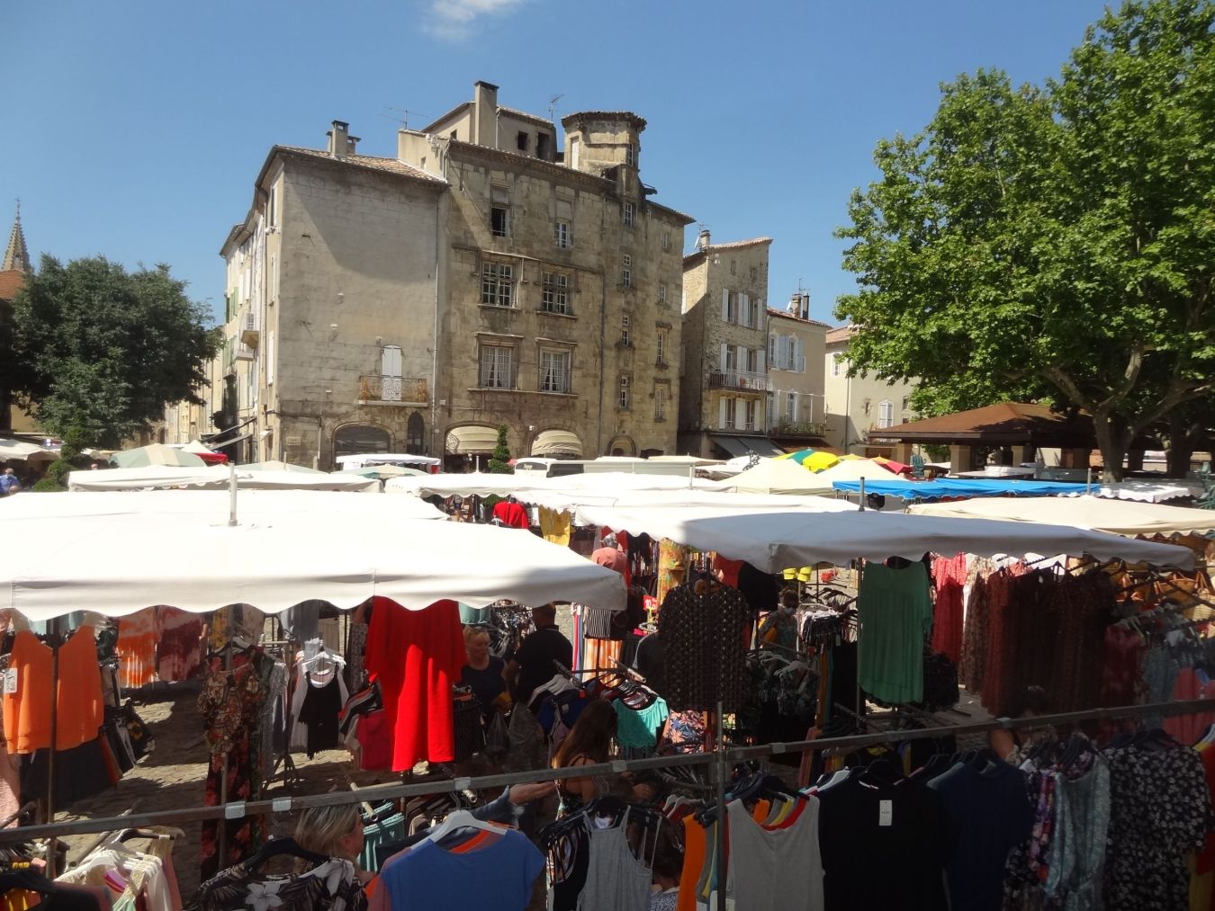 AUBENAS_Place de l'Hôtel de Ville©Marie Aimée DUPLAN.JPG